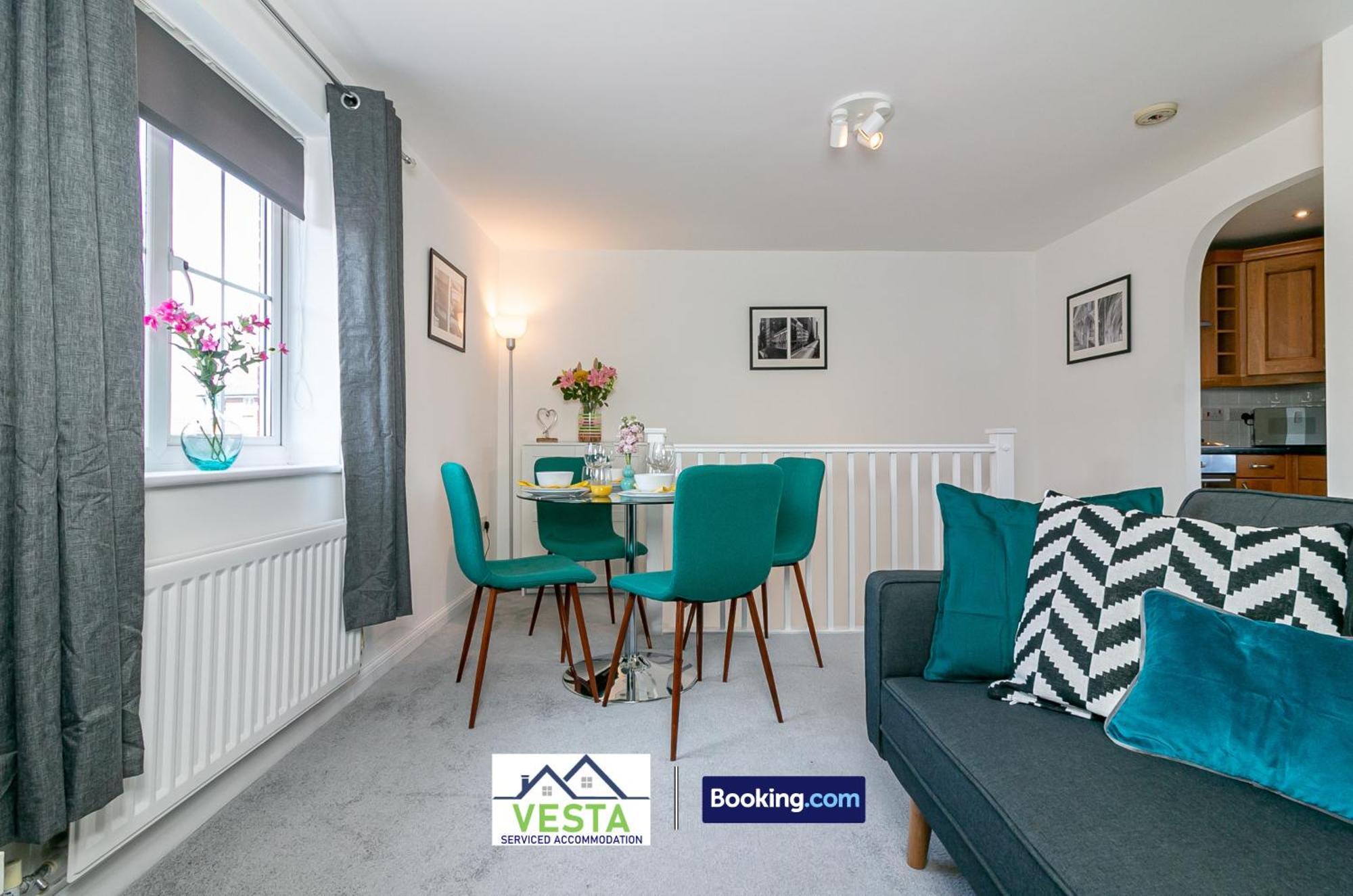 Three Bedroom Apartment By Vesta Serviced Accommodation & Short Lets Hatfield With Free Parking Екстериор снимка