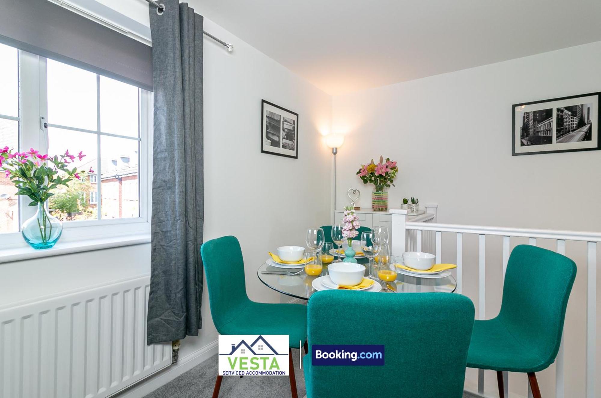 Three Bedroom Apartment By Vesta Serviced Accommodation & Short Lets Hatfield With Free Parking Екстериор снимка