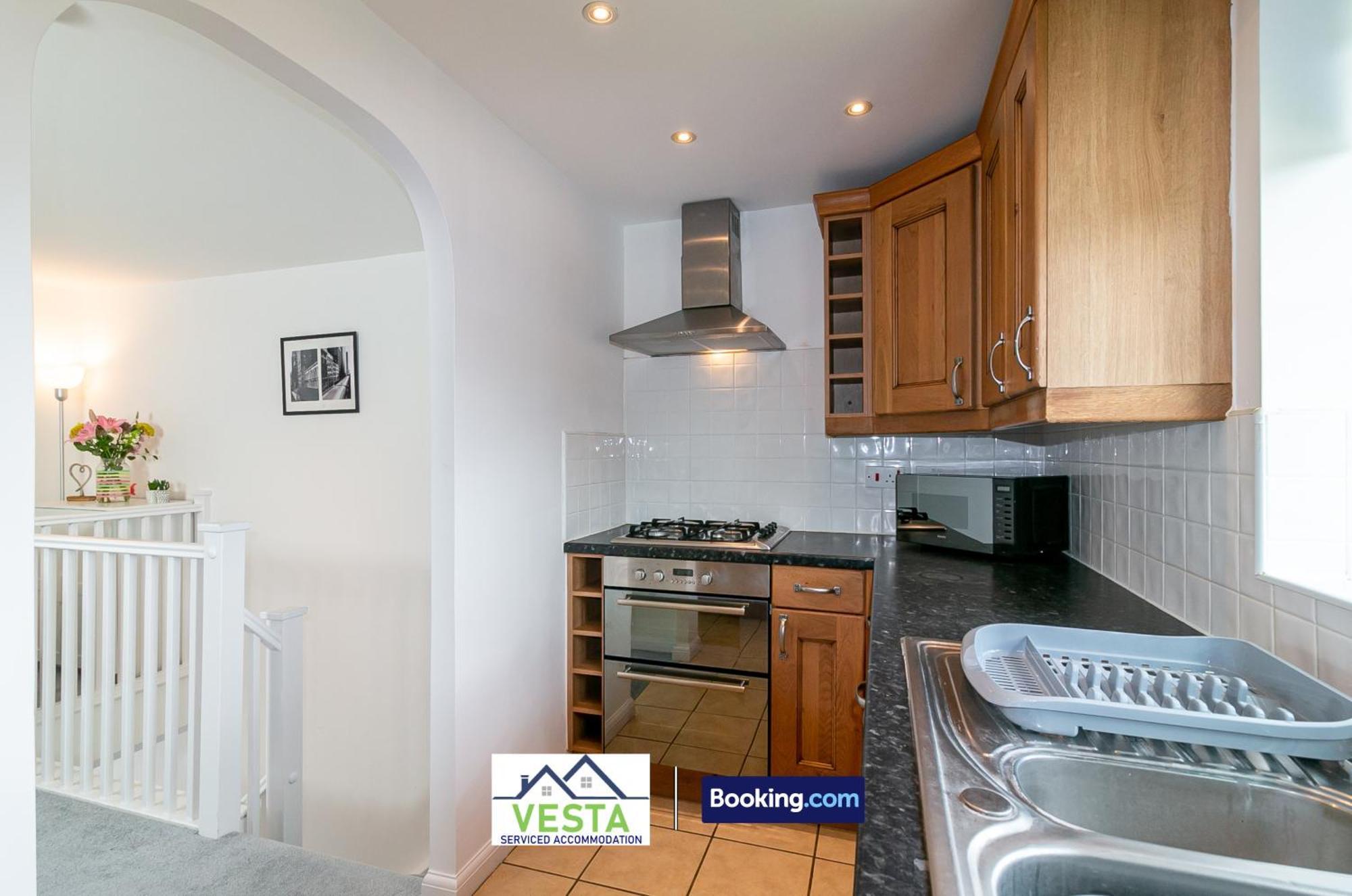Three Bedroom Apartment By Vesta Serviced Accommodation & Short Lets Hatfield With Free Parking Екстериор снимка