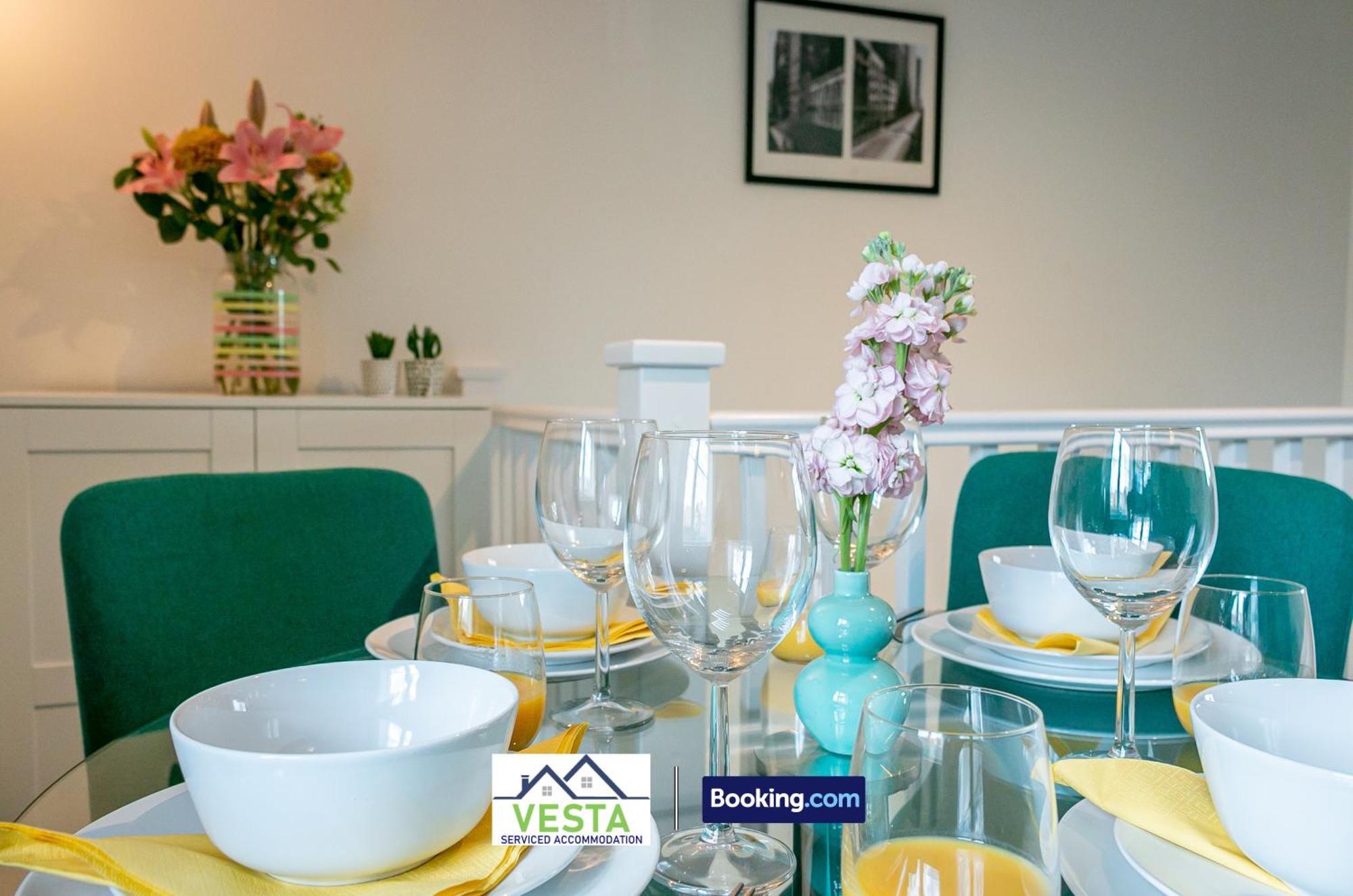 Three Bedroom Apartment By Vesta Serviced Accommodation & Short Lets Hatfield With Free Parking Екстериор снимка