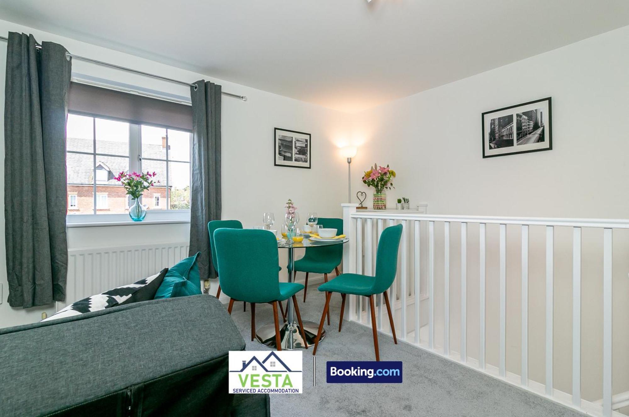 Three Bedroom Apartment By Vesta Serviced Accommodation & Short Lets Hatfield With Free Parking Екстериор снимка