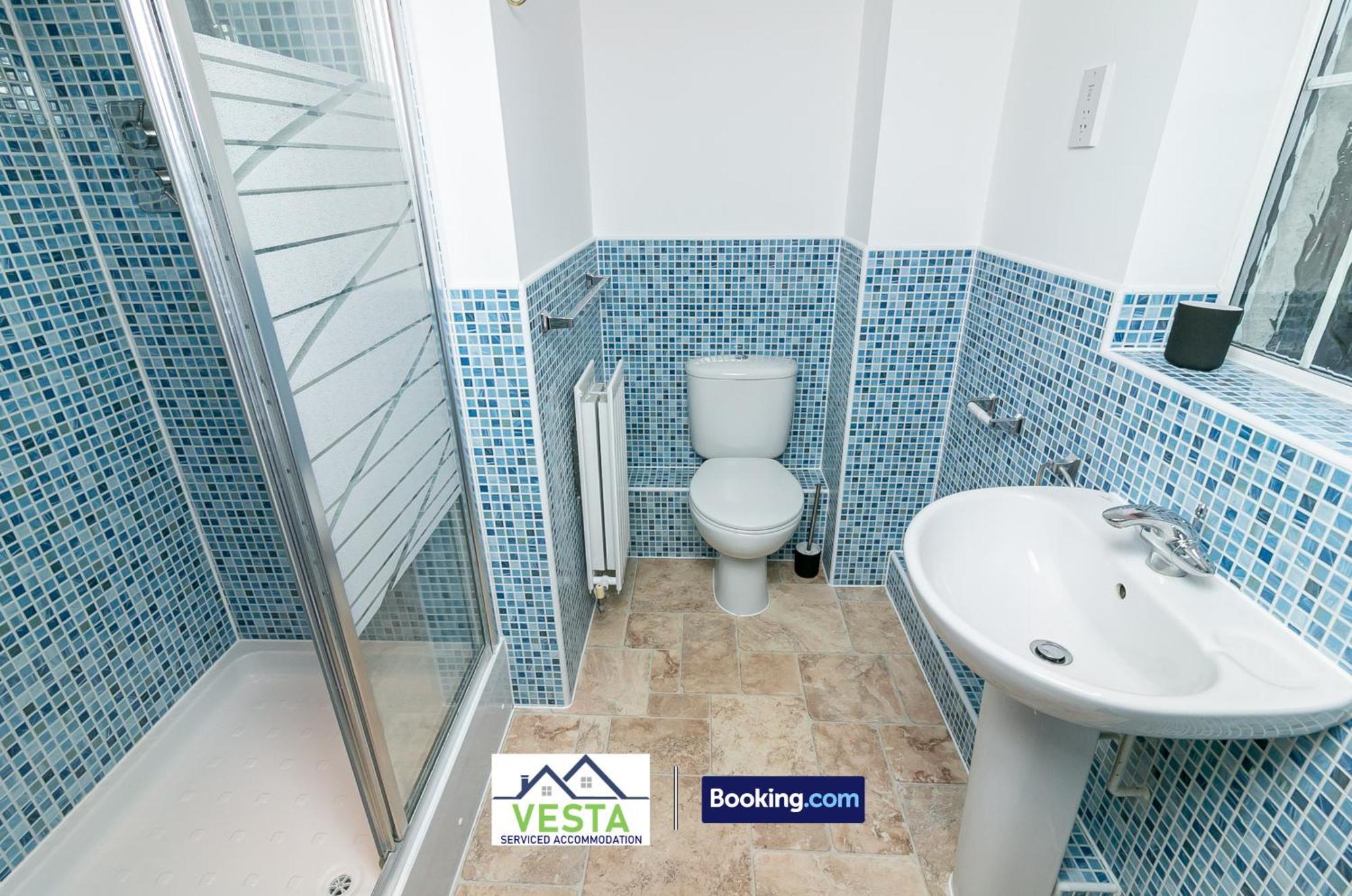 Three Bedroom Apartment By Vesta Serviced Accommodation & Short Lets Hatfield With Free Parking Екстериор снимка