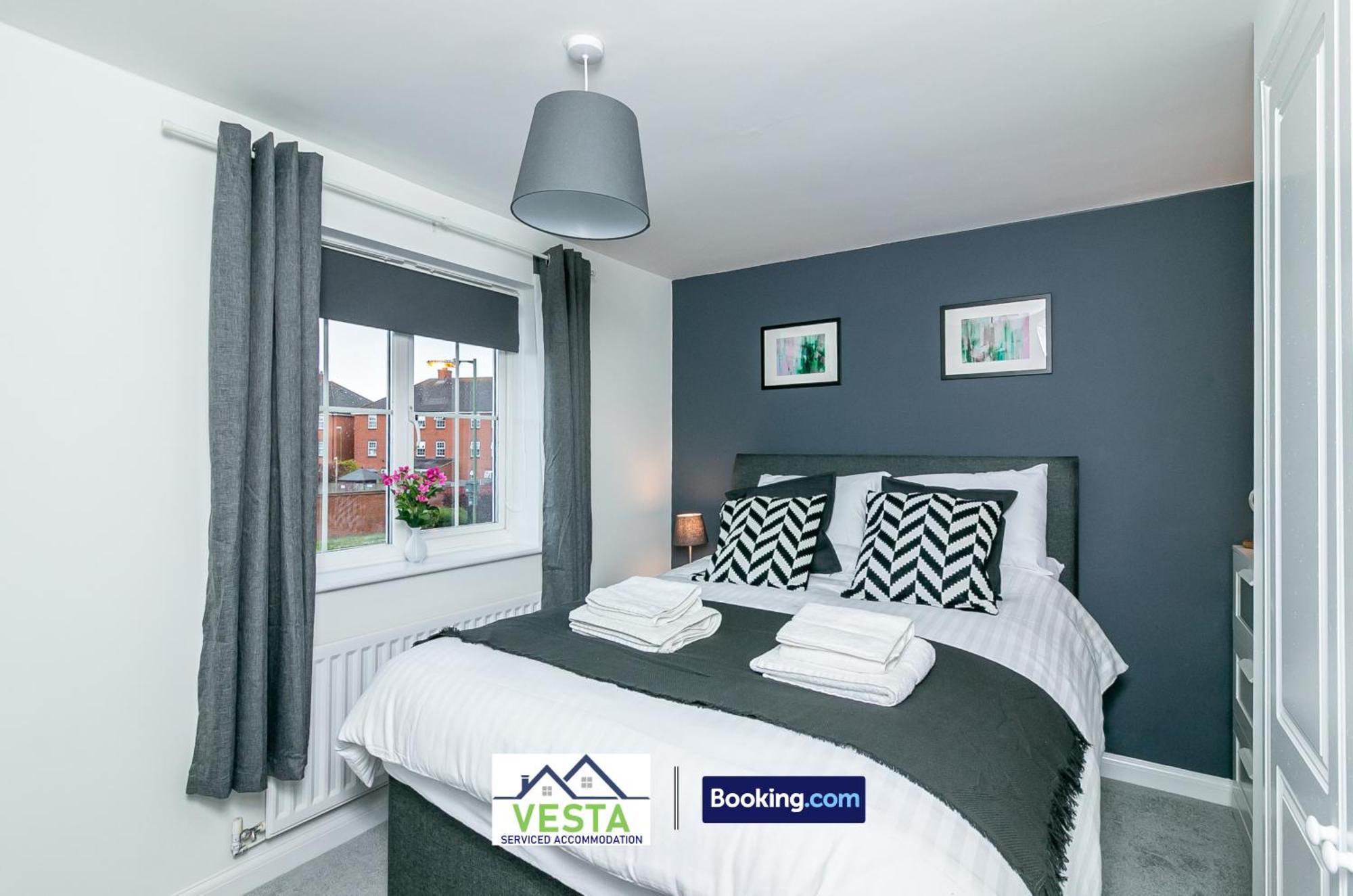 Three Bedroom Apartment By Vesta Serviced Accommodation & Short Lets Hatfield With Free Parking Екстериор снимка