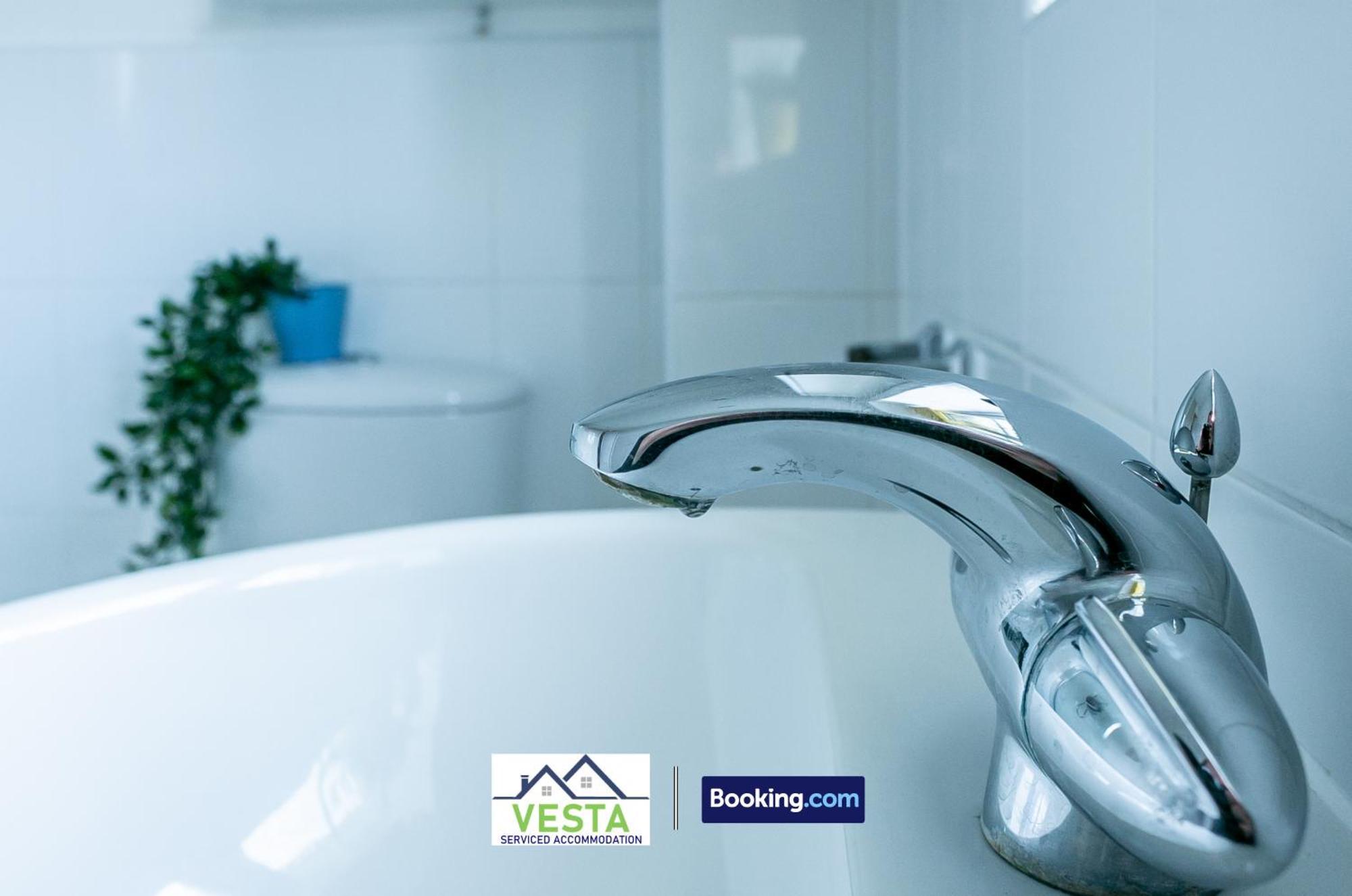 Three Bedroom Apartment By Vesta Serviced Accommodation & Short Lets Hatfield With Free Parking Екстериор снимка